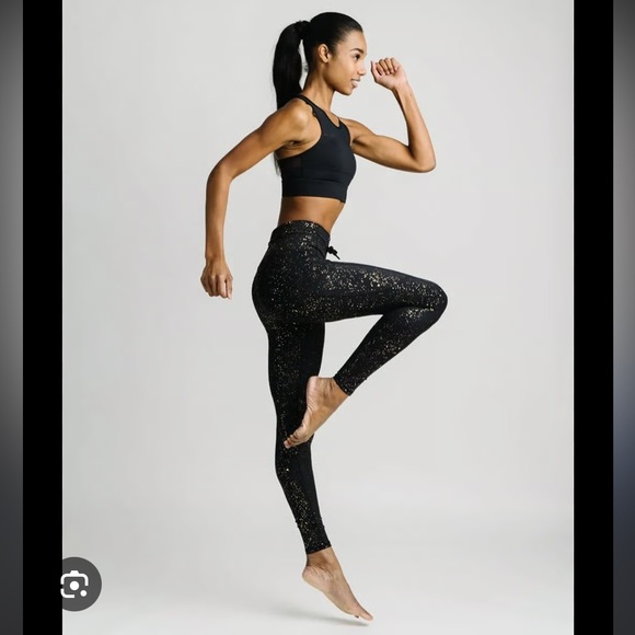 Zyia Black Stay Gold Pocket Drawstring Luxe 28” Leggings - Picture 2 of 7